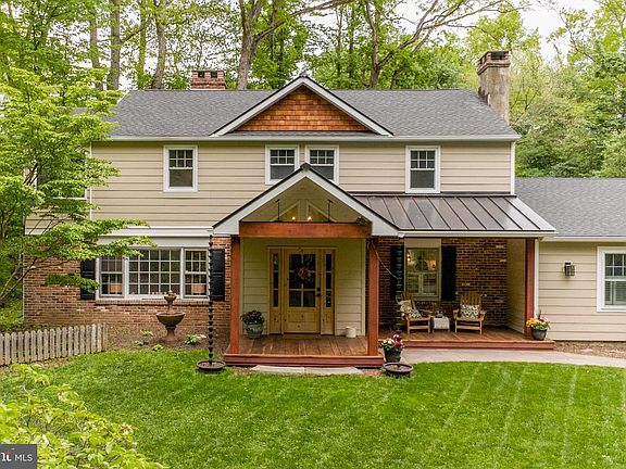 2nd image of 15 Dogwood Ln