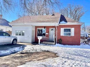 804 E 3rd St, Mccook, NE 69001