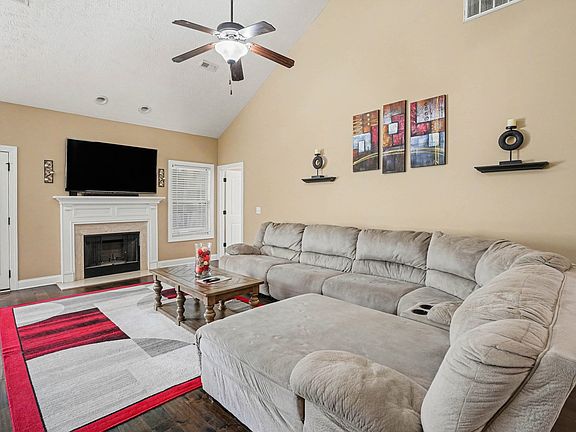 4th image of 264 Autumn Terrace Ln