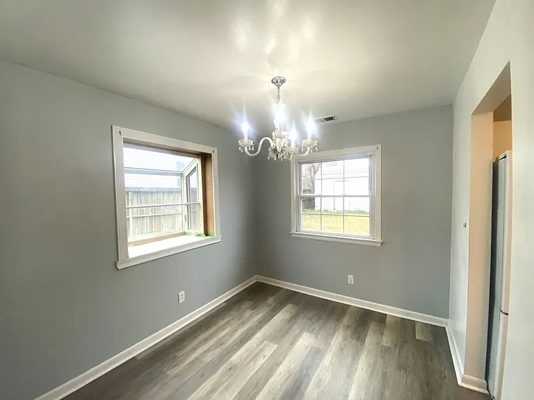 8225 Tabor Ct — Photo 7
