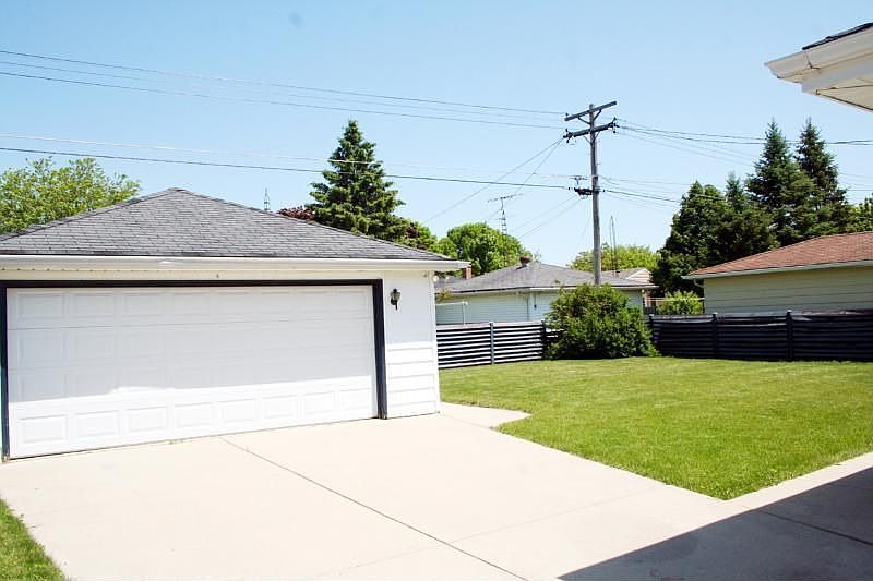 2nd image of 1714 22nd St