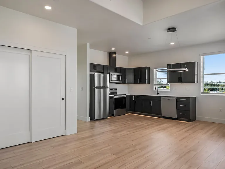470 NW Fir Ave #303 — Photo 18