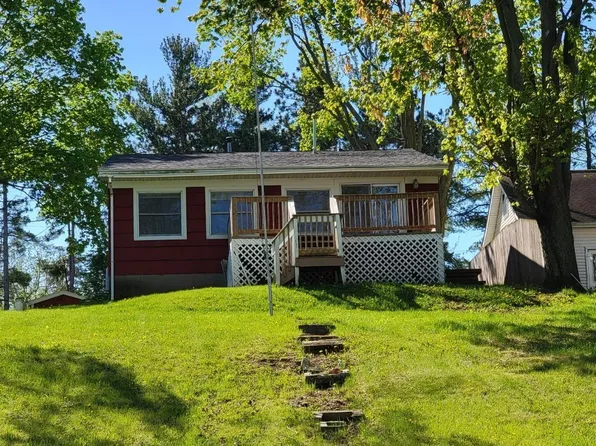 104 White Lake Dr, Brooklyn, MI 49230