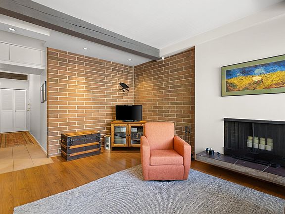 3rd image of 1535 Nelson St #309