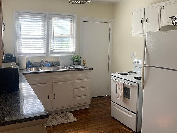 4th image of 108 W Park Ave APT 2