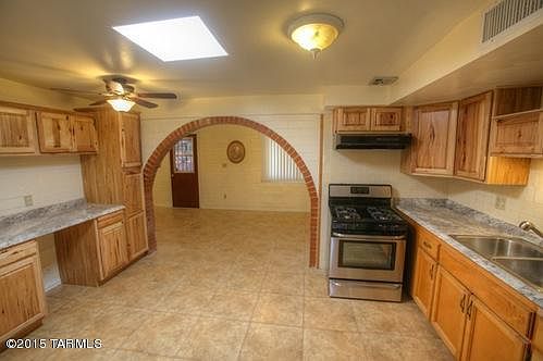 3rd image of 1638 S Treat Ave