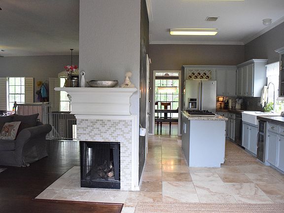 2nd image of 121 Hidden Lake Dr