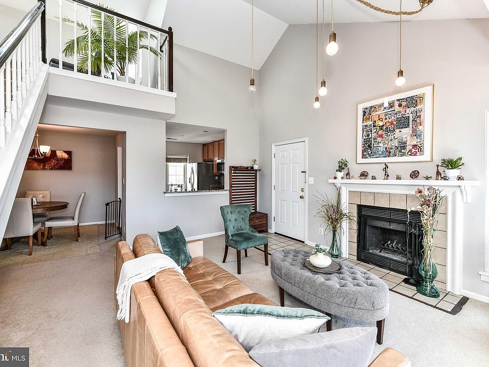 1st image of 4561 Interlachen Ct #G