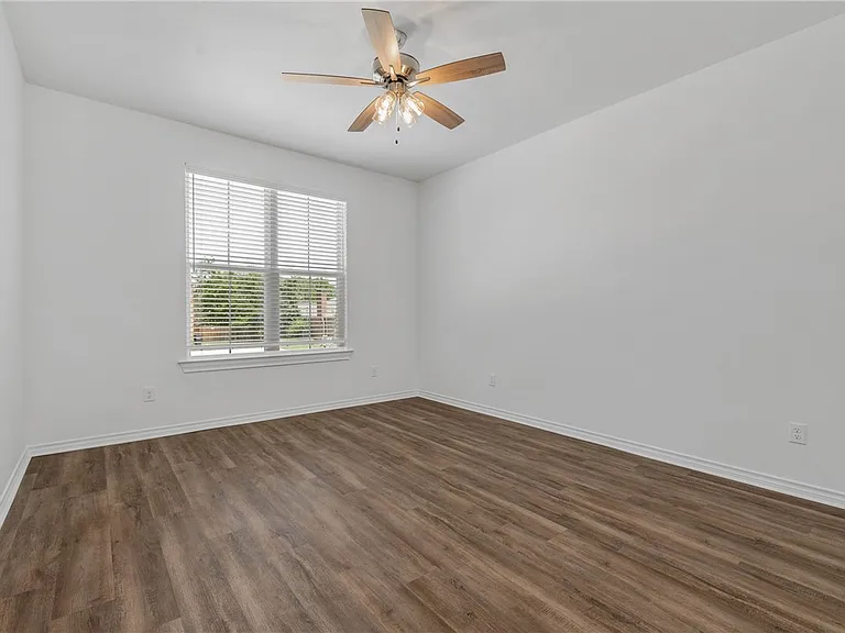 1220 Neal Pickett Dr — Photo 16