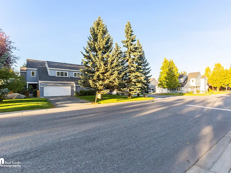 1821 Commodore Dr — Photo 25