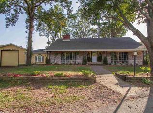 2102 Lancelot Ln, Jacksonville, AR 72076
