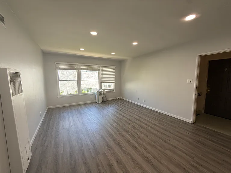 1222 McClellan Dr #8 — Photo 12