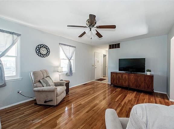 4th image of 1391 Coachway Ln