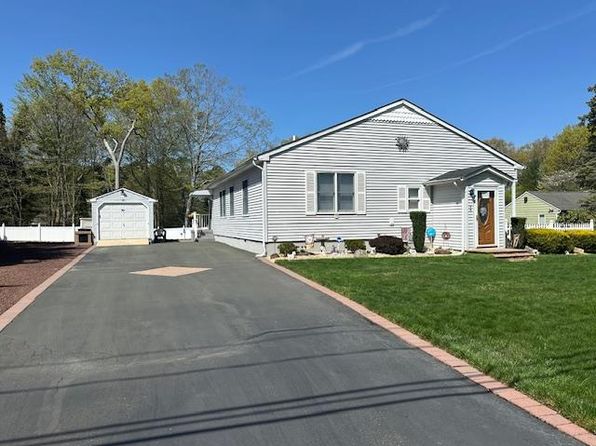 28 Cleary Road, Lake Ronkonkoma, NY 11779