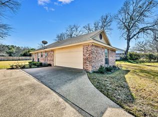 3205 Village Park Dr, Waco, TX 76708
