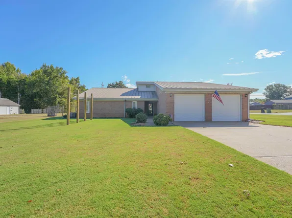 1007 Division St, Muscle Shoals, AL 35661