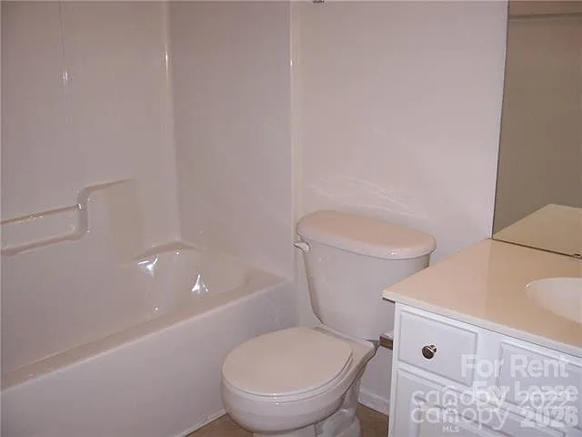 8115 Kincaid Ct — Photo 12