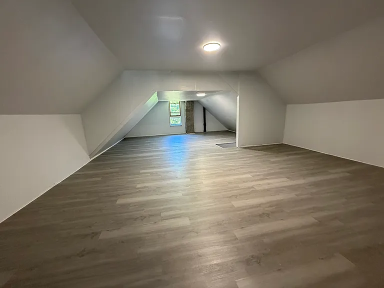 7009 Hecker Ave — Photo 46