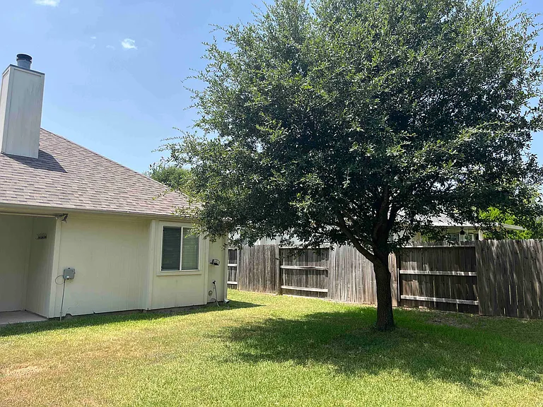 2808 Butterfly Dr — Photo 16