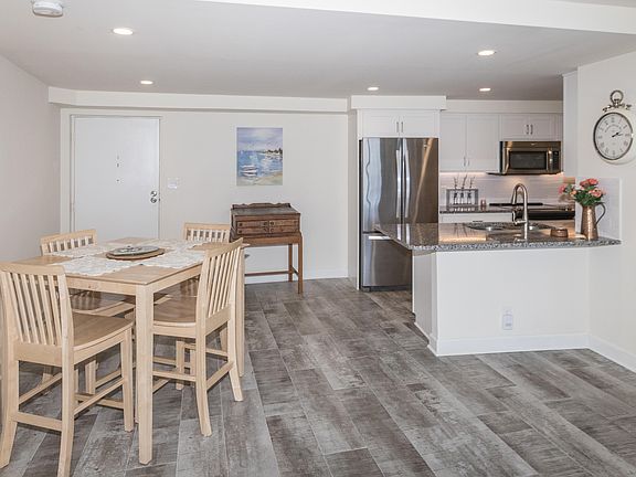 4th image of 1601 Ocean Dr #409