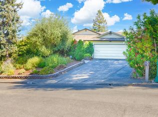 409 Oak Brook Pl, Santa Rosa, CA 95409