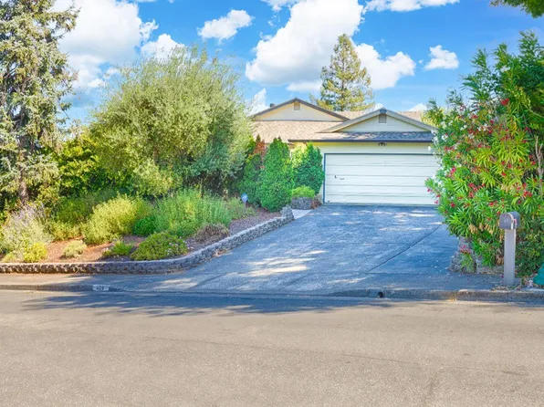 409 Oak Brook Place, Santa Rosa, CA 95409
