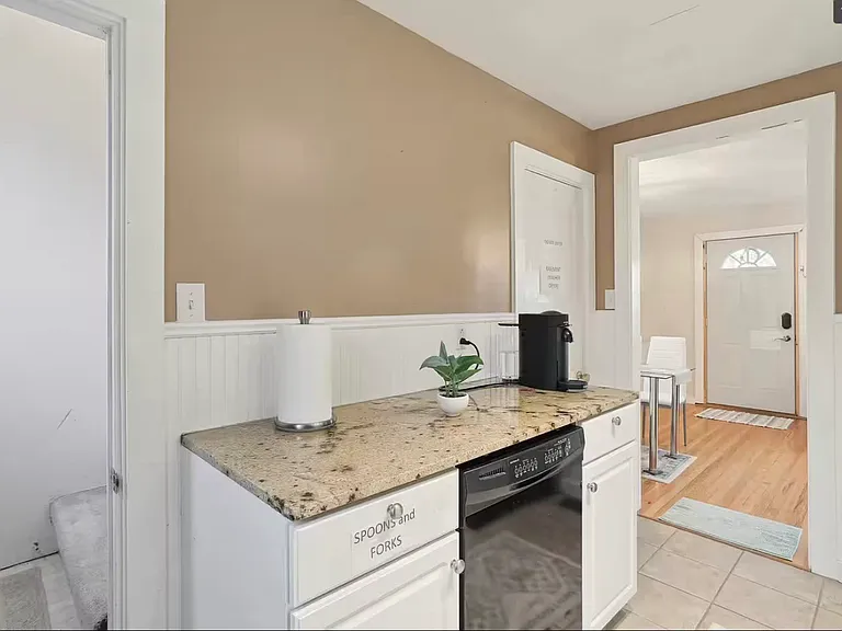 1708 W White St — Photo 12