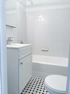 Rented by Urban Real Estate Inc | media 7