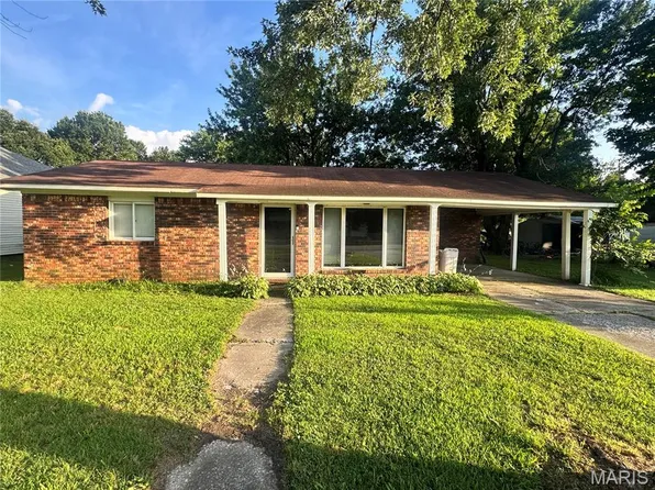 114 Phillips Ave, Lilbourn, MO 63862