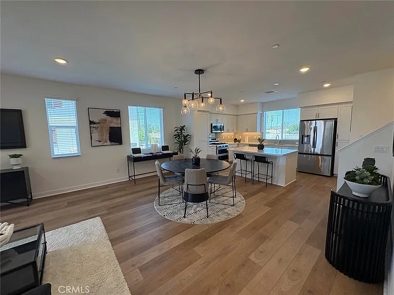 2211 W Orange Ave #21 — Photo 11