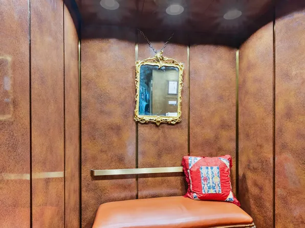 36 East 73rd Street image 11 of 23