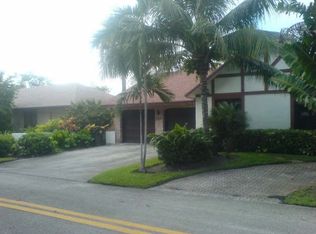 3707 NE 17th Ave, Oakland Park, FL 33334
