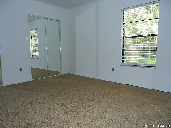 5th image of 530 SE 72nd St