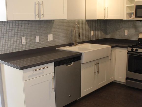 4th image of 1215 E 4th St #302