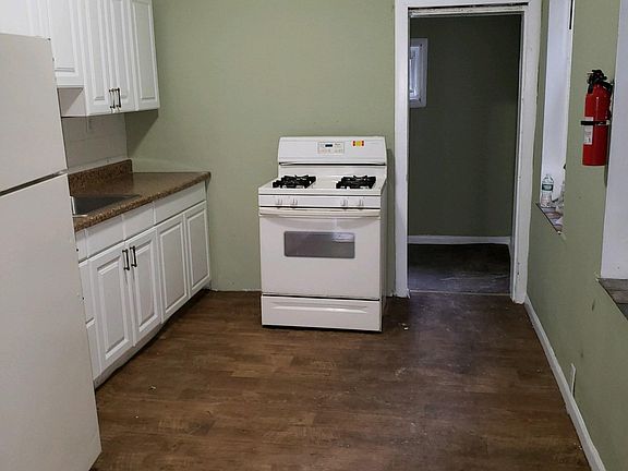 4th image of 2445 N Gratz St