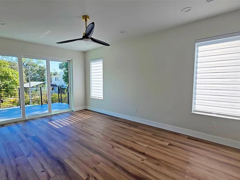 1156 Cocoanut Ave — Photo 45