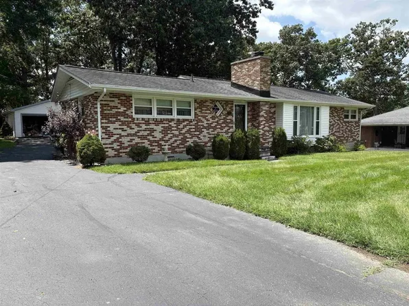 185 Overhill Rd SE, Christiansburg, VA 24073