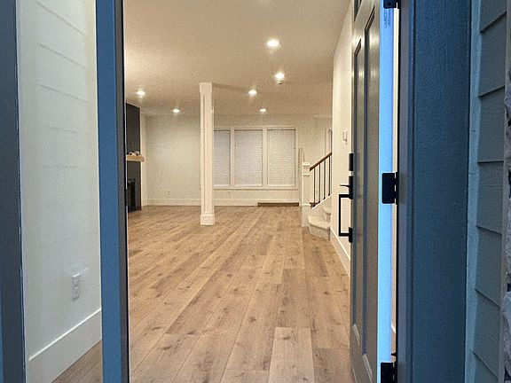 3rd image of 1077 W Alder St