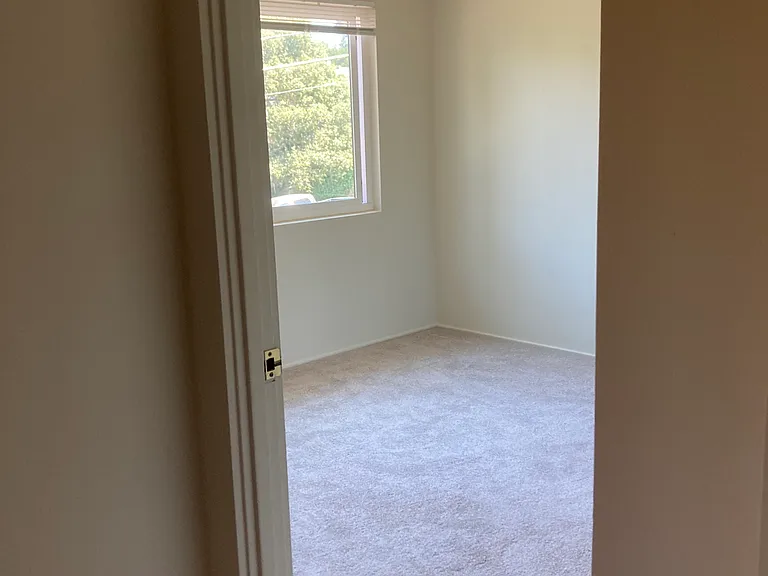 873 Lyndon St — Photo 19