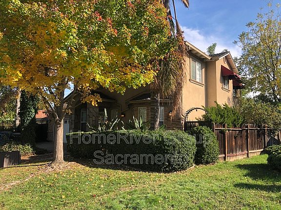 3rd image of 1084 Silver Lake Dr