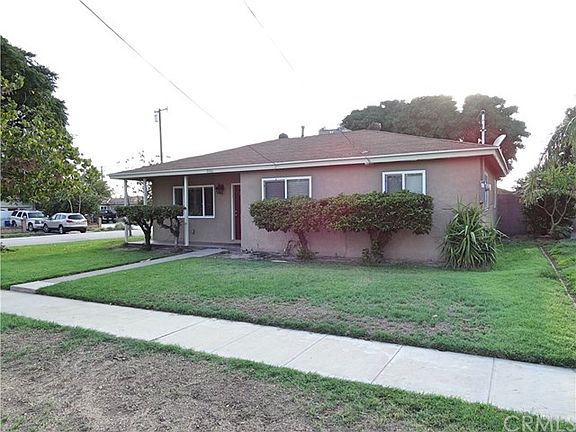 3rd image of 8966 Encina Ave