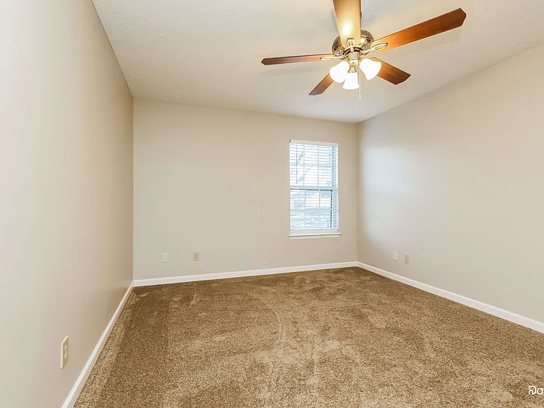 302 Vernon Traylor Dr — Photo 11