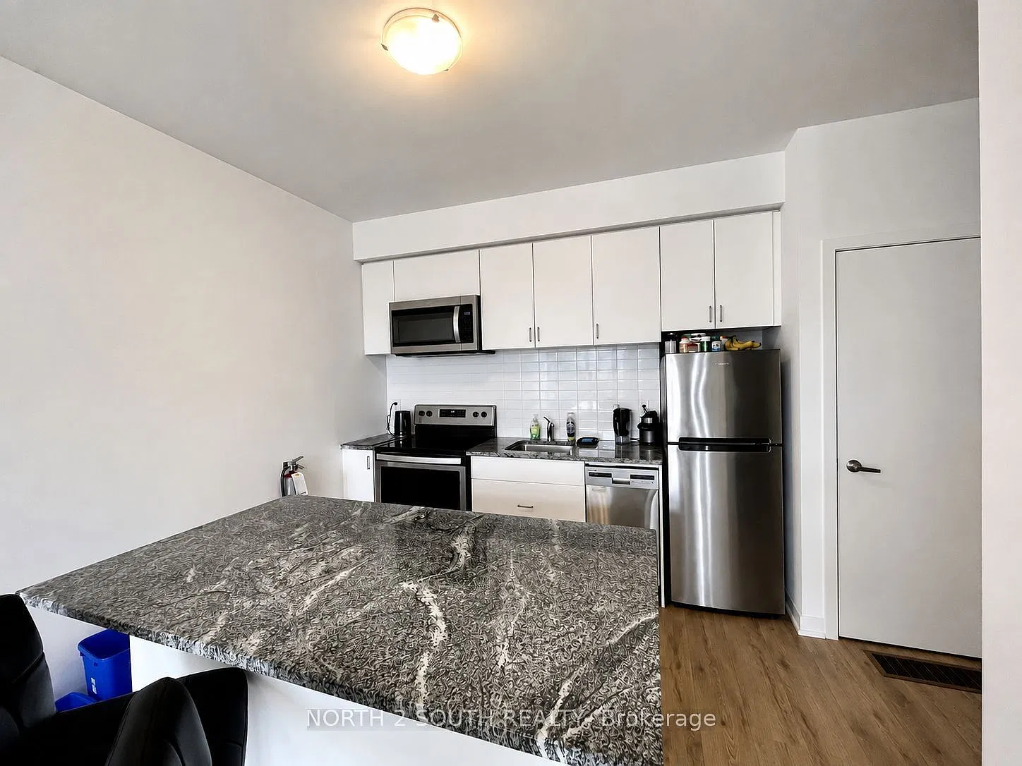 1 bed, $1,025 — Photo 4
