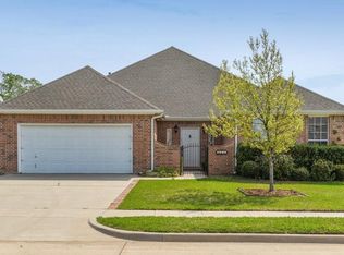 1020 Belmont Dr, Kennedale, TX 76060