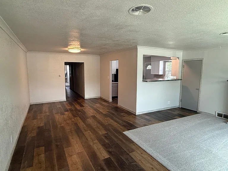 410 Quincy St — Photo 12