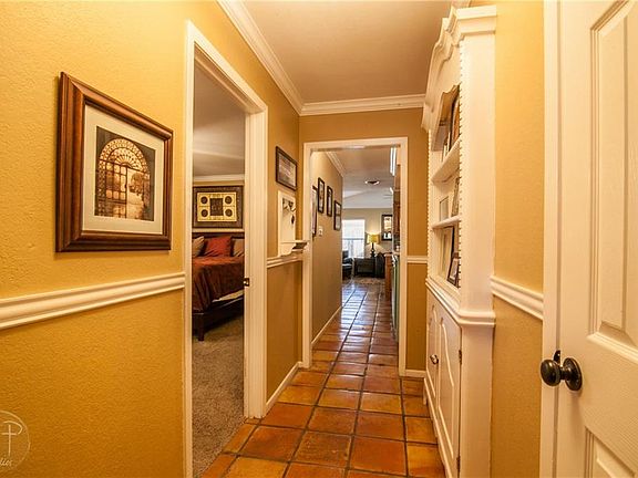 4th image of 5042 Oaklawn Ct