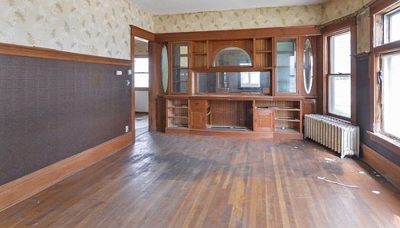 5th image of 95 Litchfield St