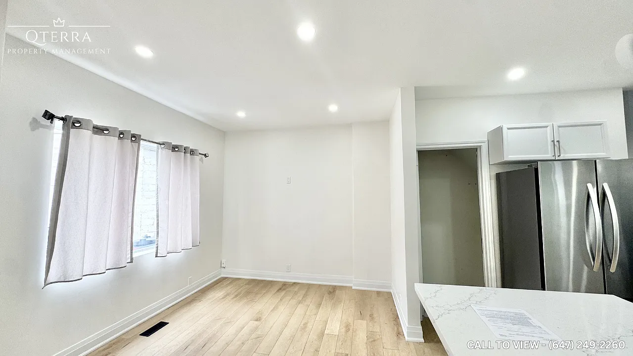 3 bed, 1.5 bath, 950 sqft, $2,395 — Photo 1