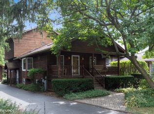 1913 Hitchcock Ave, Downers Grove, IL 60515