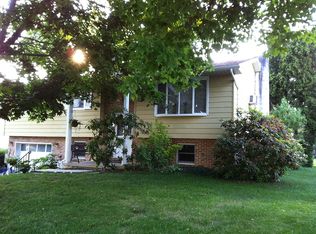 4803 Club Dr, Reading, PA 19606